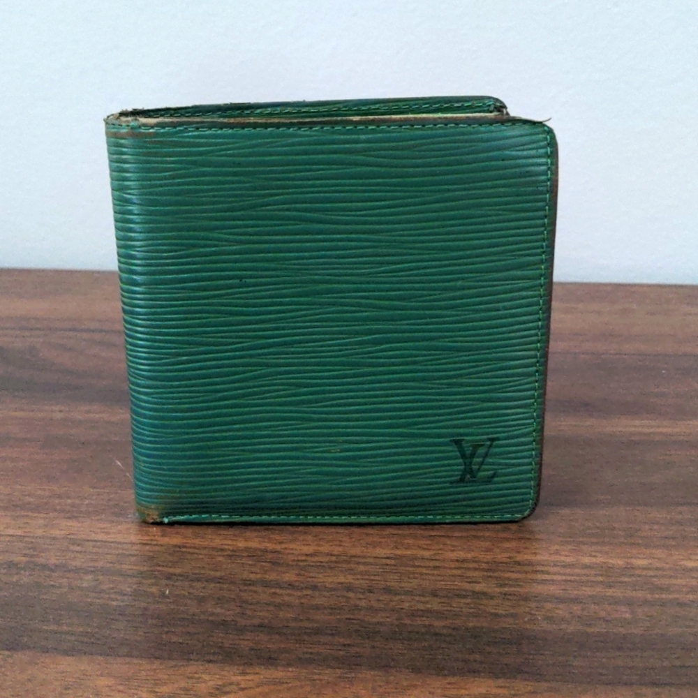 Louis Vuitton Epi wallet